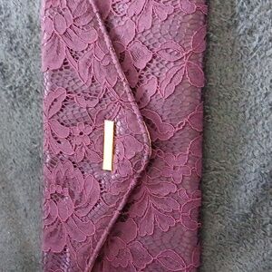 IMAN Global LACE CLUTCH